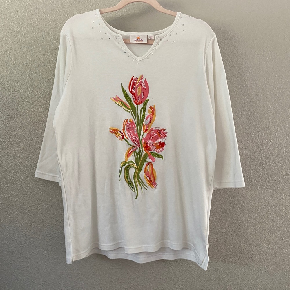 Quacker Factory White Tulip Top Large Wearable Art to Wear Artsy Rhinestone